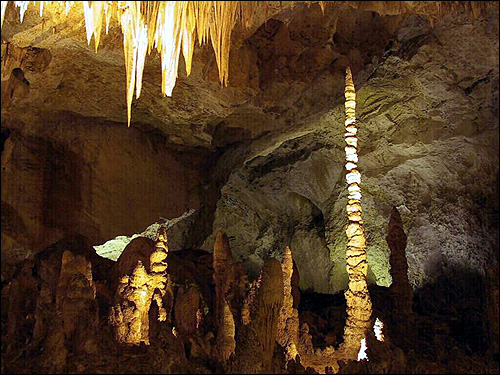 Сталактиты и сталагмиты в пещере. Фото, фотография природа