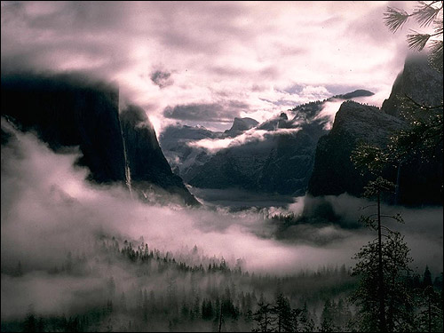 Туман в горах. Закат. Фото, фотография